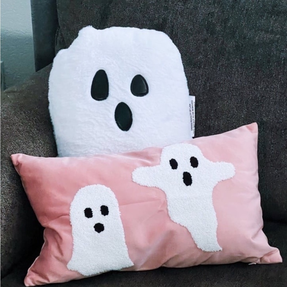 Pink ghost pillow set of 2